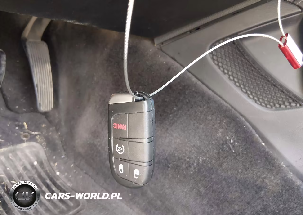 2018 Dodge Challenger Sxt VIN:2C3CDZAG0JH271997 - 11