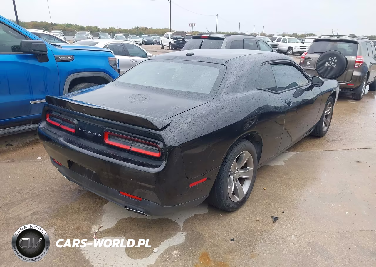 2018 Dodge Challenger Sxt VIN:2C3CDZAG0JH271997 - 4
