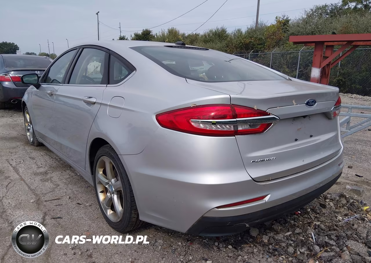 2019 Ford Fusion S VIN:3FA6P0G79KR213806 - 3