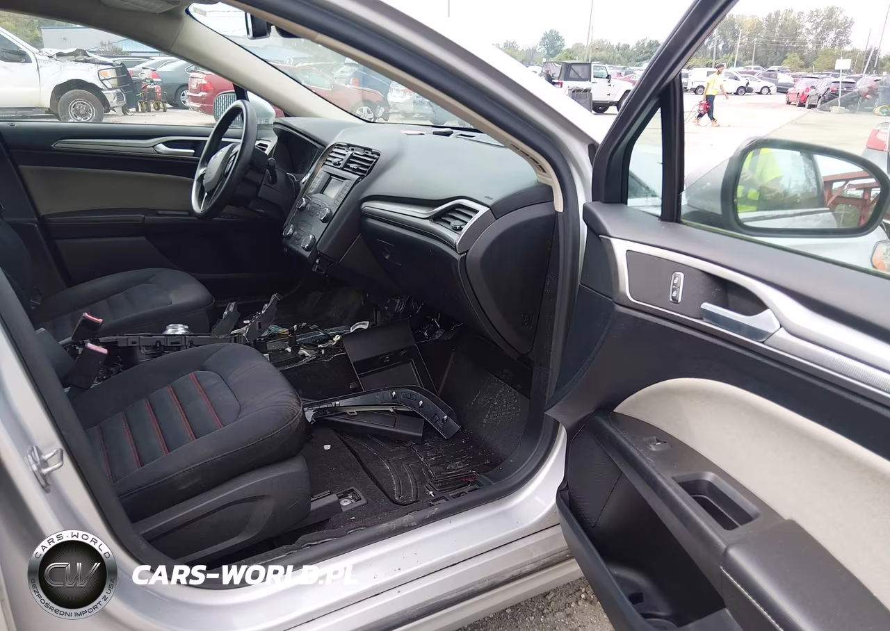 2019 Ford Fusion S VIN:3FA6P0G79KR213806 - 5