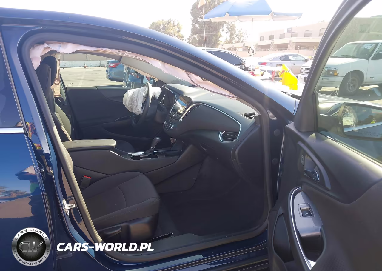 2019 Chevrolet Malibu Lt VIN:1G1ZD5ST3KF131805 - 5