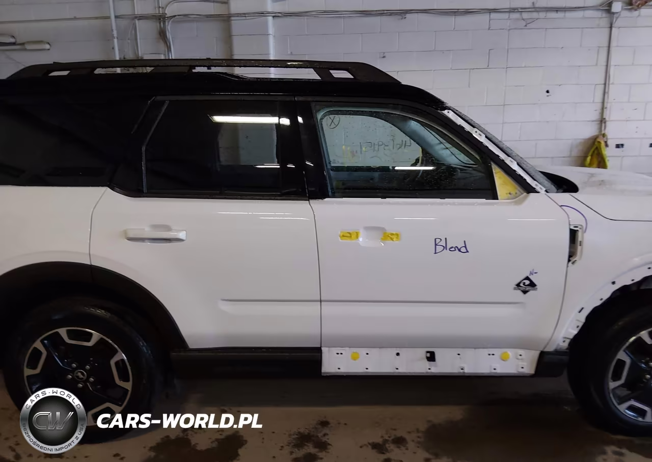 2022 Ford Bronco Sport Outer Banks VIN:3FMCR9C67NRD17915 - 13