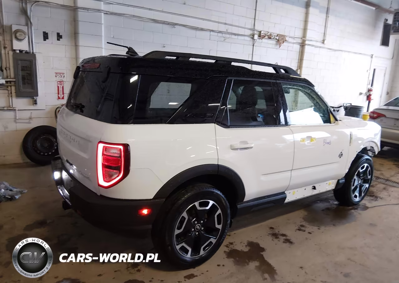 2022 Ford Bronco Sport Outer Banks VIN:3FMCR9C67NRD17915 - 4