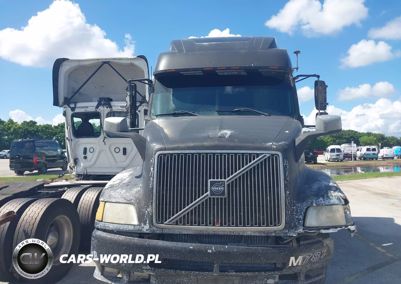 1999 Volvo Vn VIN:4VG7DARJ7XN769345 - 11