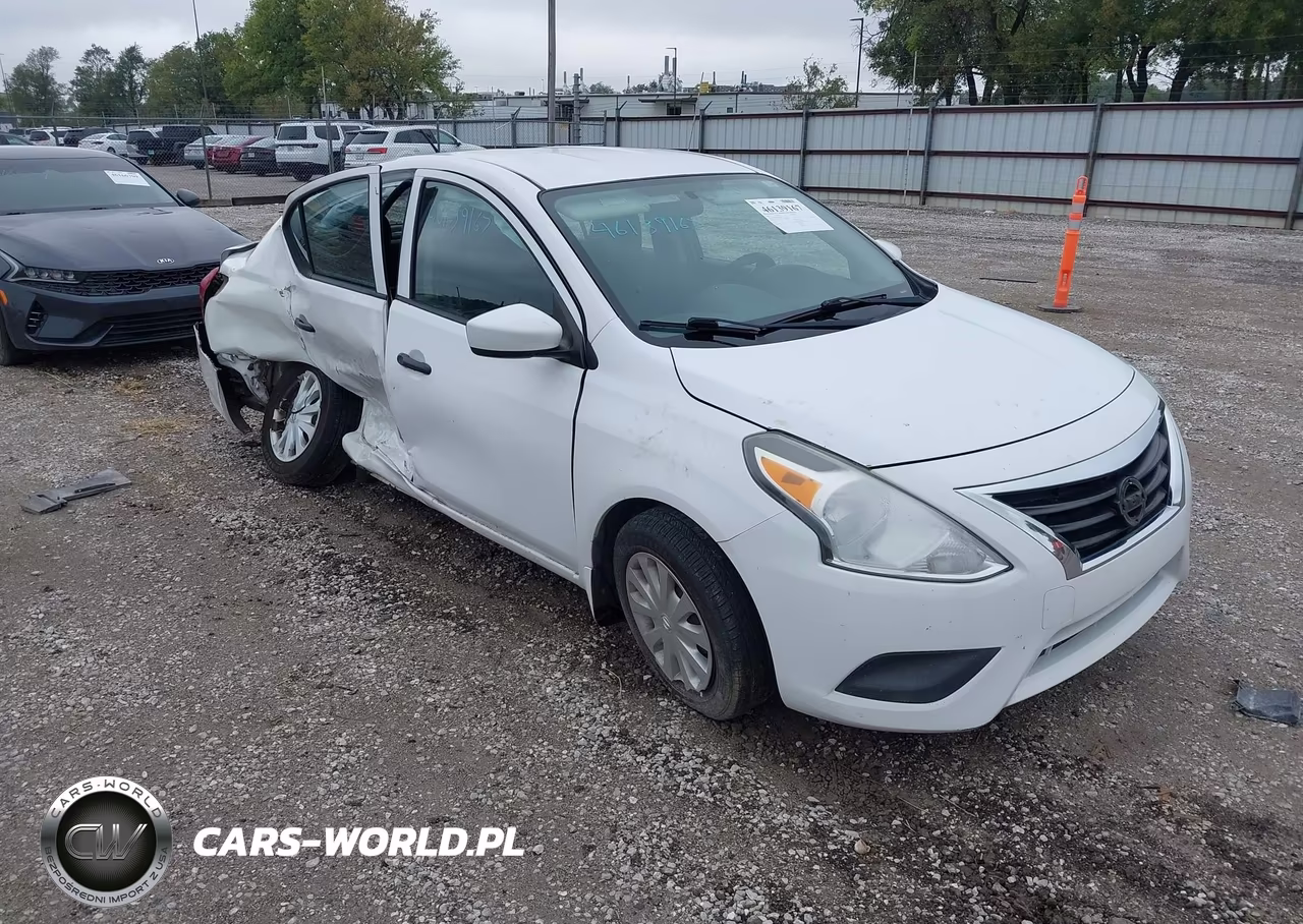 2016 Nissan Versa 1.6 S+