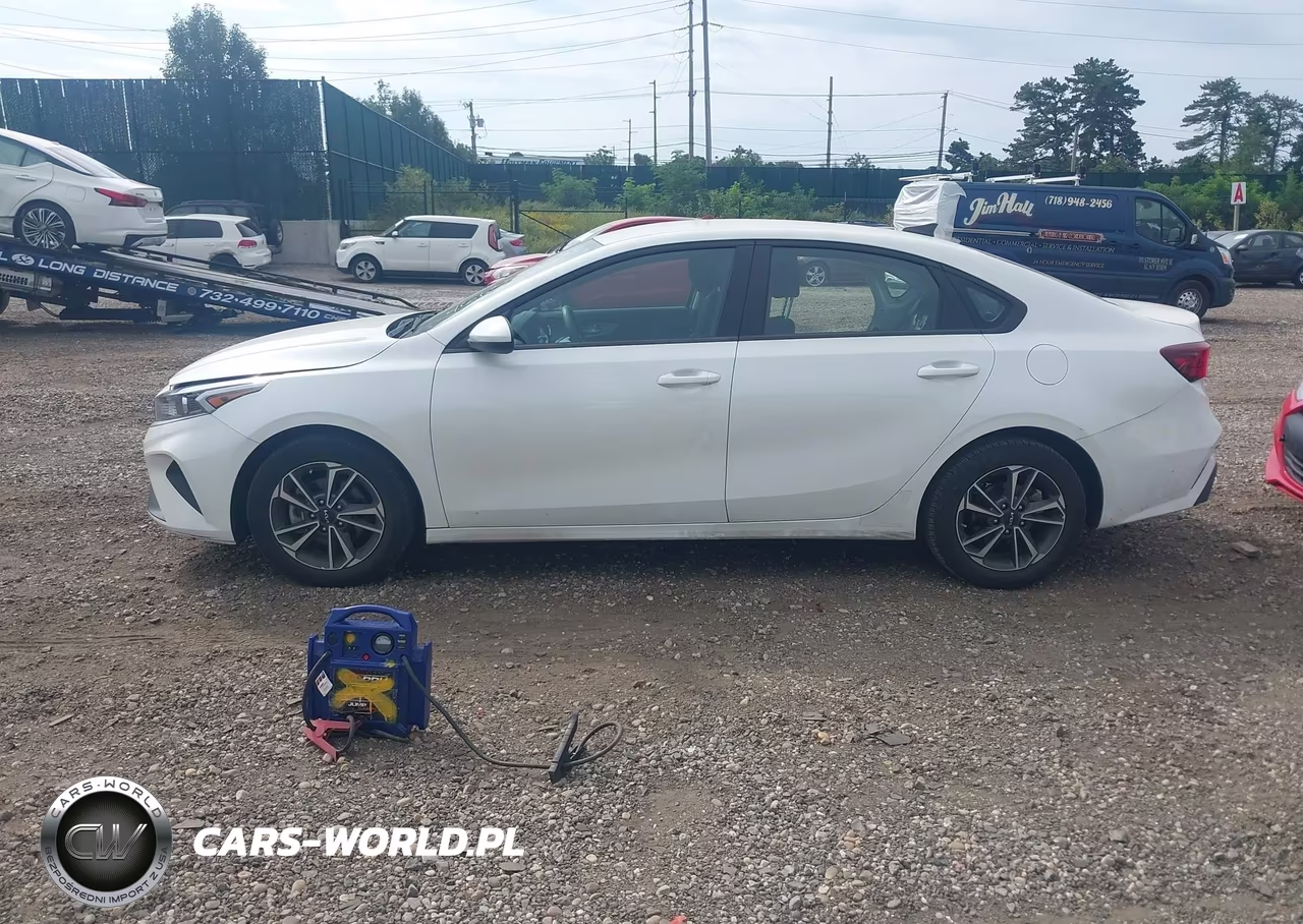 2024 Kia Forte Lxs VIN:3KPF24AD6RE774593 - 14