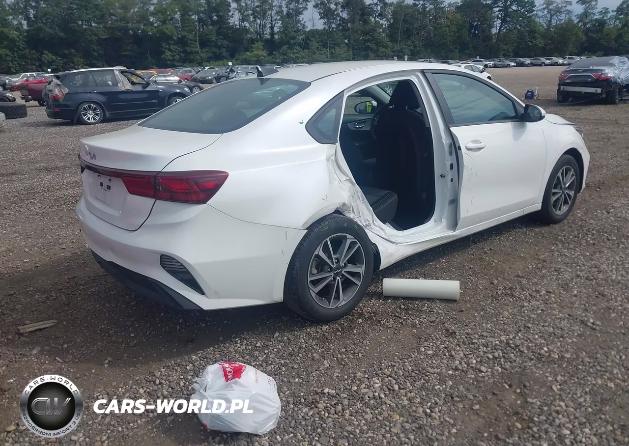 2024 Kia Forte Lxs VIN:3KPF24AD6RE774593 - 4