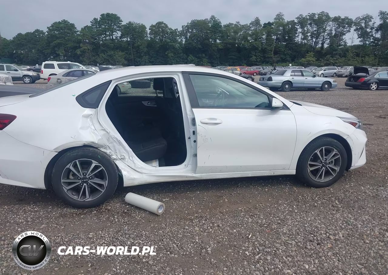 2024 Kia Forte Lxs VIN:3KPF24AD6RE774593 - 6