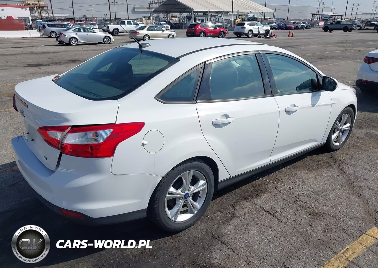 2014 Ford Focus Se VIN:1FADP3F29EL271271 - 4