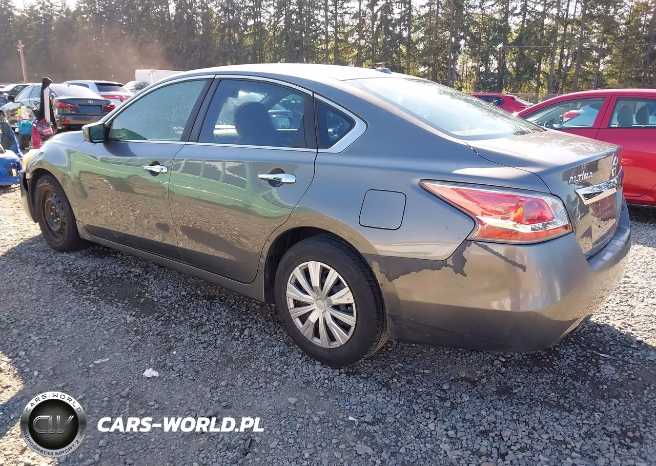 2015 Nissan Altima 2.5 S VIN:1N4AL3AP3FC411723 - 3
