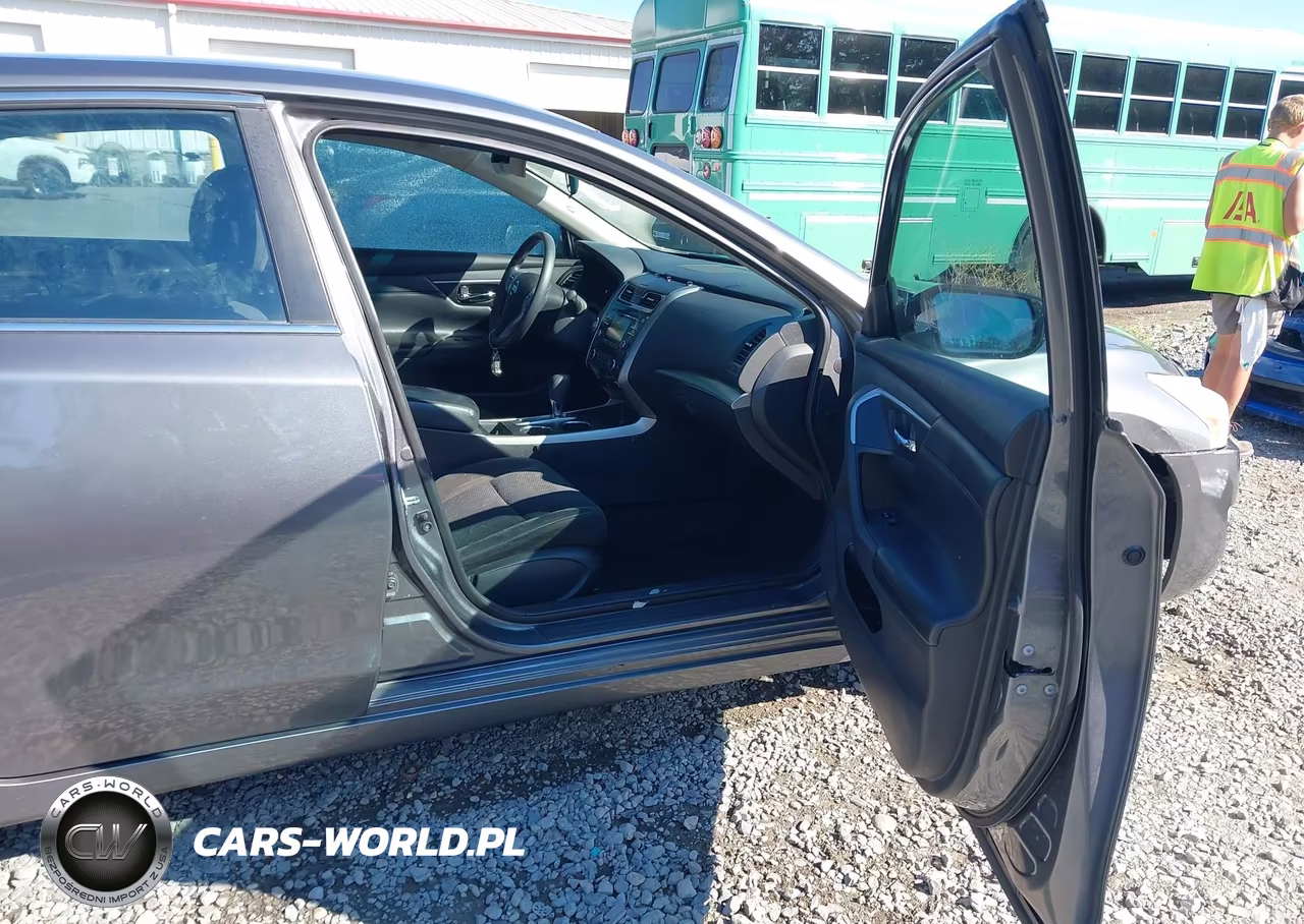 2015 Nissan Altima 2.5 S VIN:1N4AL3AP3FC411723 - 5