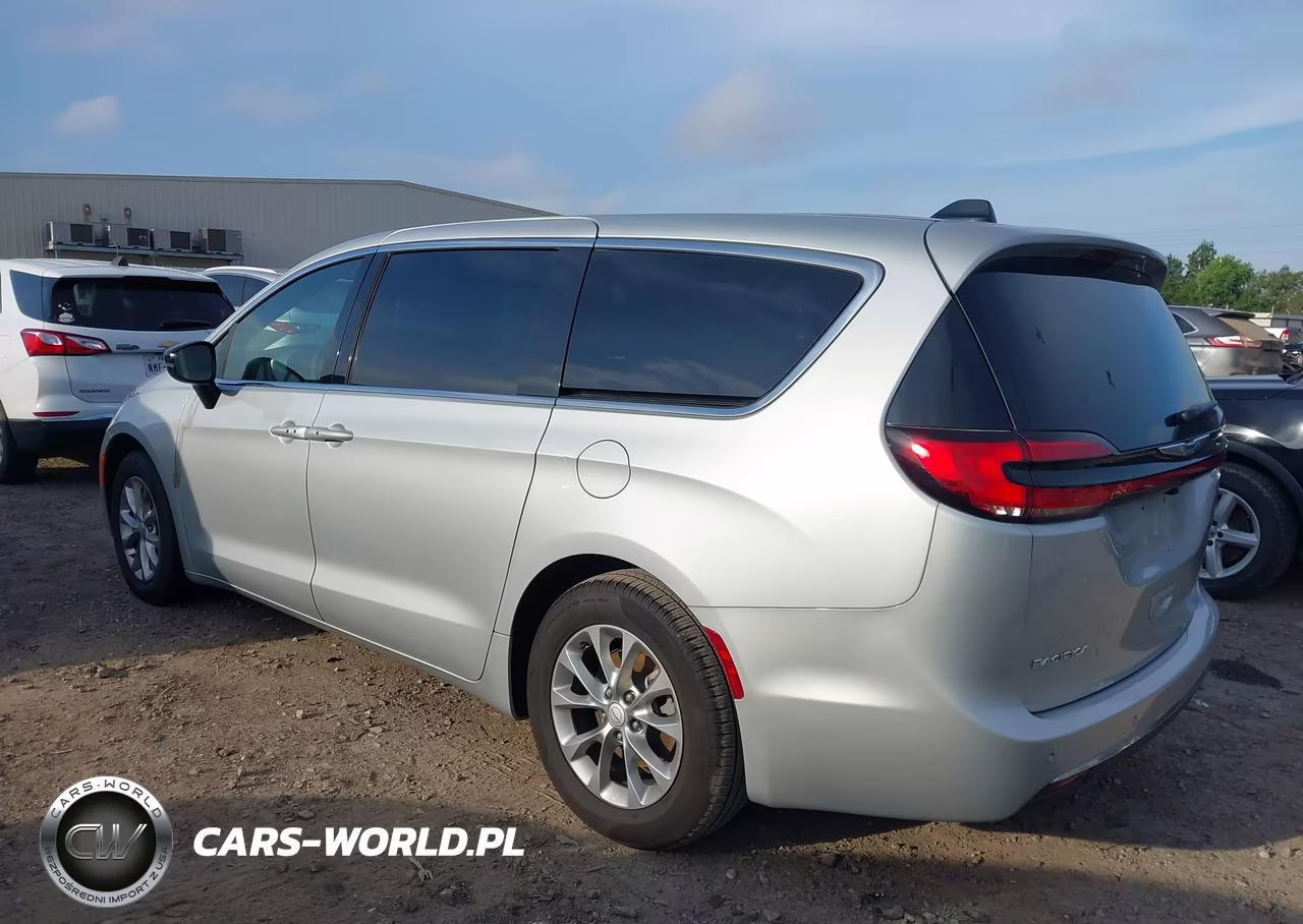 2026 Chrysler Pacifica Limited VIN:2C4RC1GG8TR213280 - 3