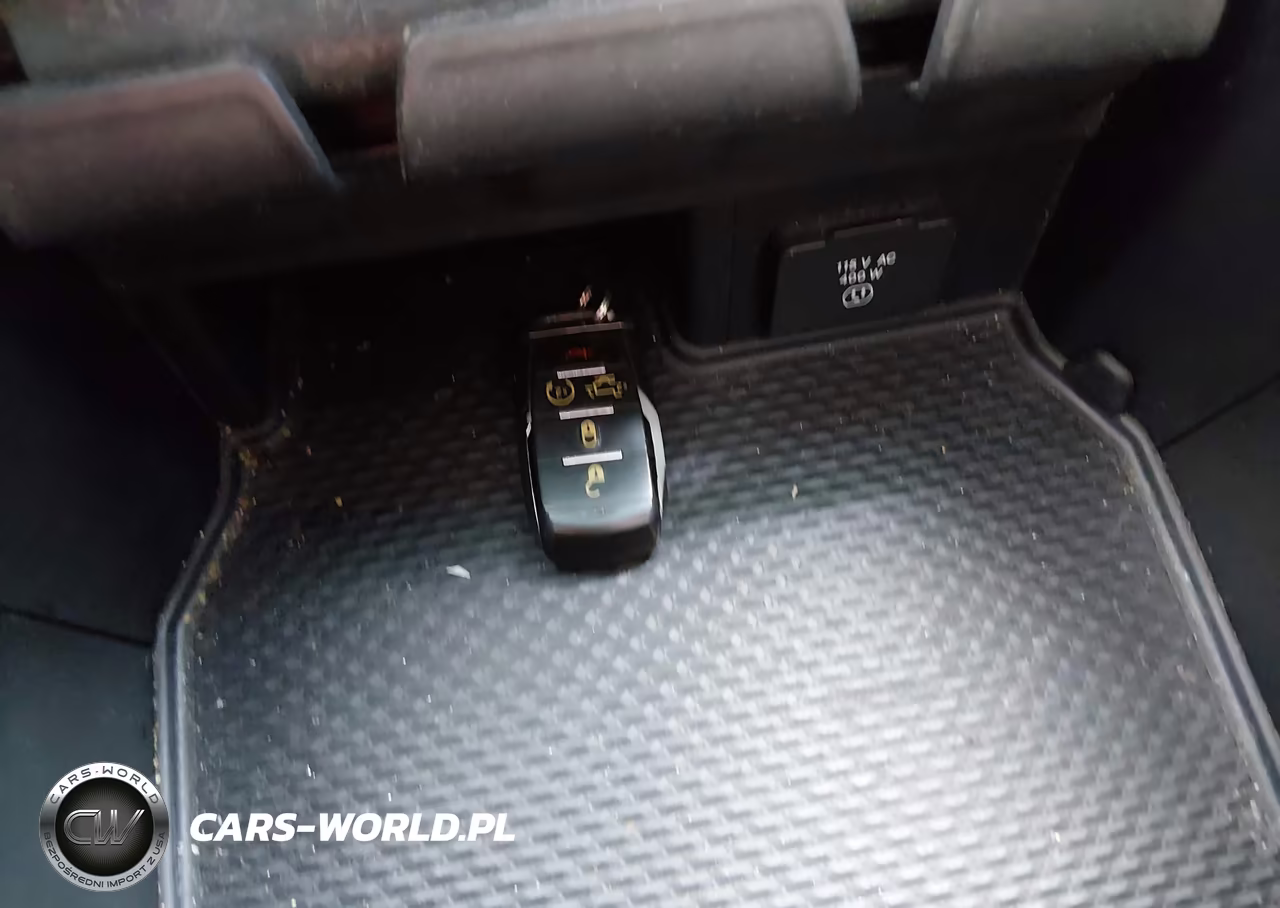 2019 Ram 1500 Laramie 4X4 5'7 Box VIN:1C6SRFJT2KN913348 - 11