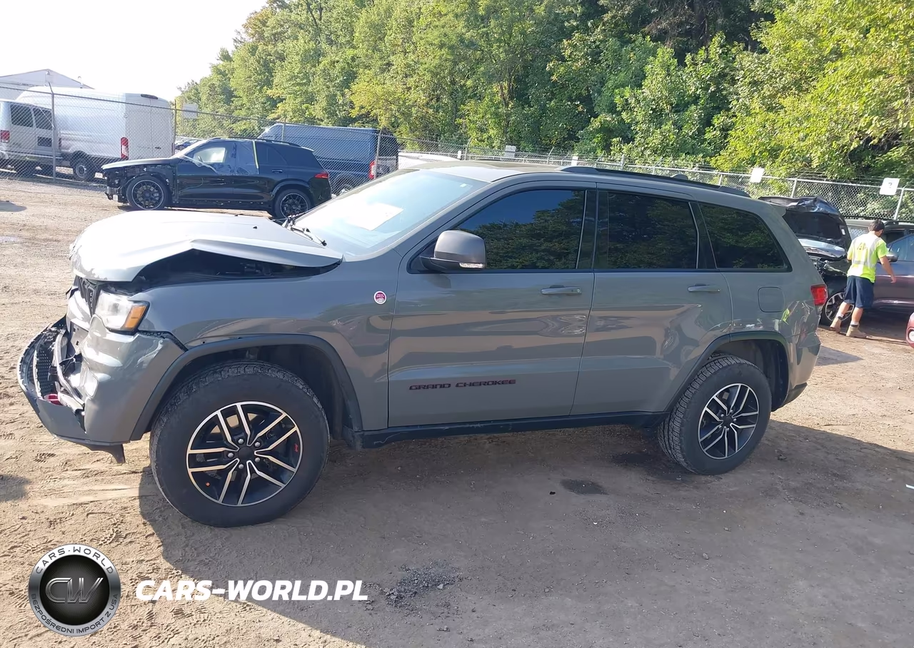 2020 Jeep Grand Cherokee Trailhawk 4X4 VIN:1C4RJFLG0LC340395 - 14