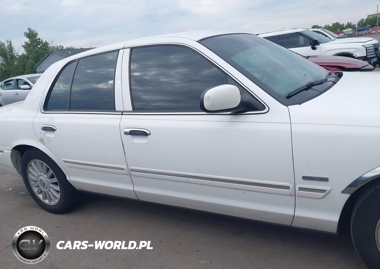 2011 Mercury Grand Marquis Ls (Fleet Only) VIN:2MEBM7FV6BX611095 - 13