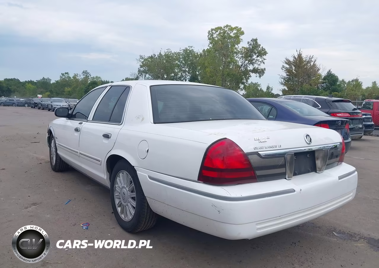 2011 Mercury Grand Marquis Ls (Fleet Only) VIN:2MEBM7FV6BX611095 - 3
