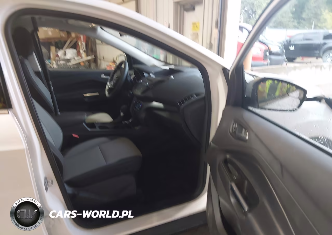 2017 Ford Escape Se VIN:1FMCU0G98HUB15015 - 5