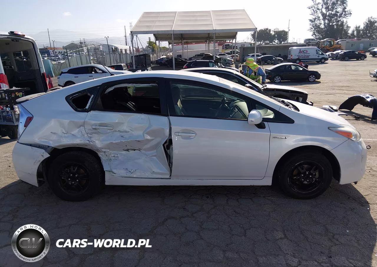 TOYOTA PRIUS VIN:JTDKN3DU3F1898492 - 13
