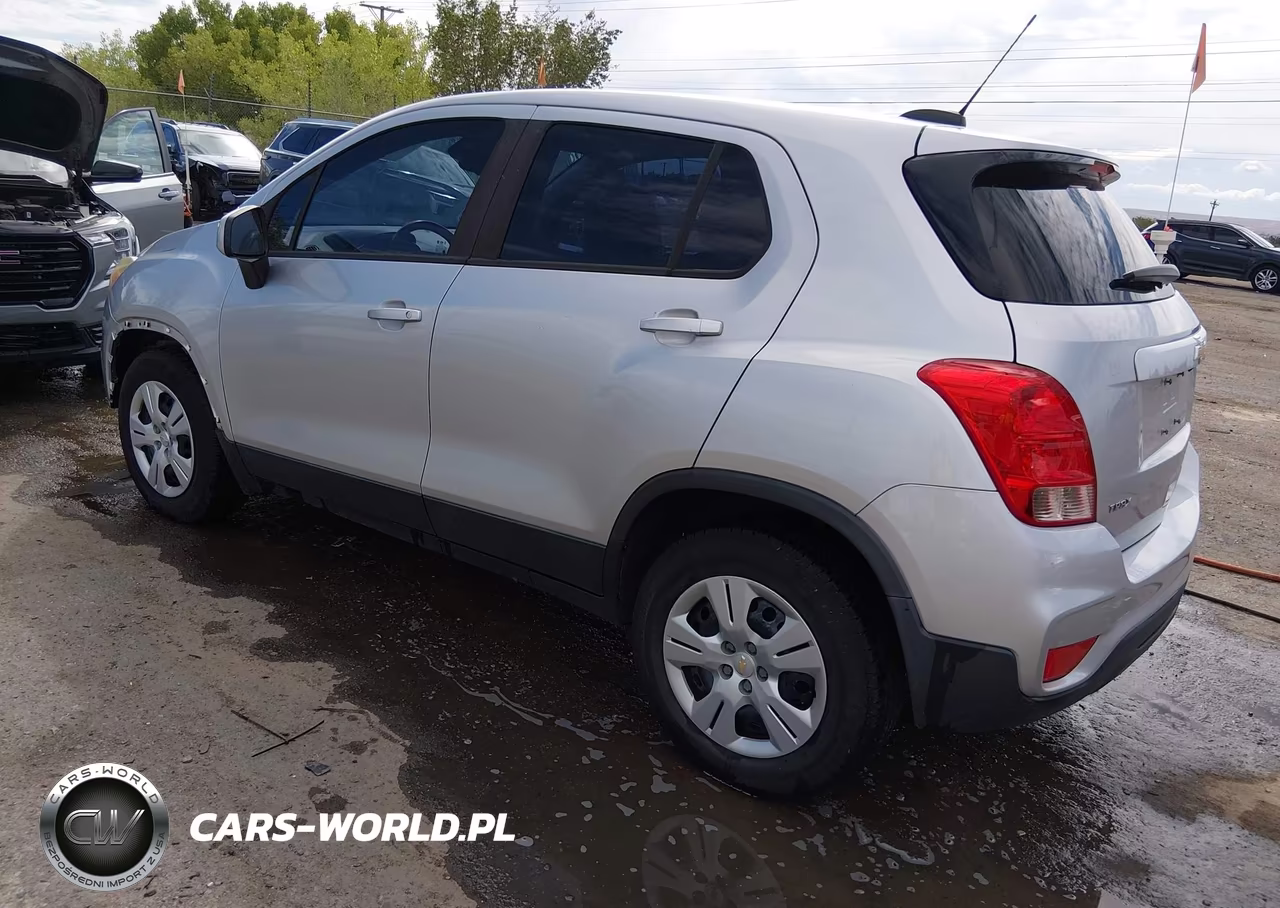 2018 Chevrolet Trax Ls VIN:KL7CJKSB3JB607937 - 3