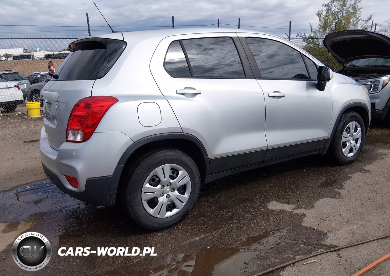 2018 Chevrolet Trax Ls VIN:KL7CJKSB3JB607937 - 4
