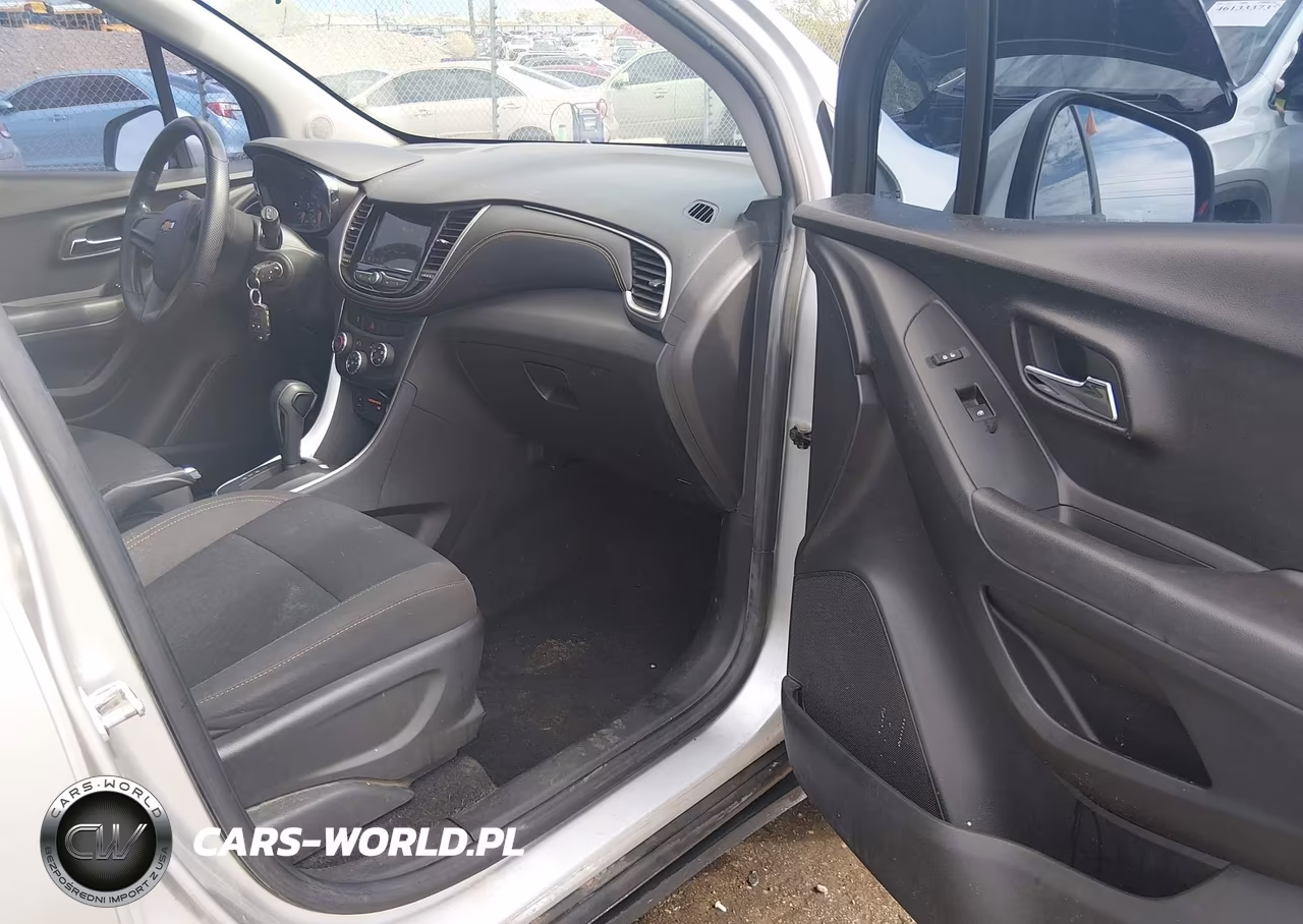 2018 Chevrolet Trax Ls VIN:KL7CJKSB3JB607937 - 5