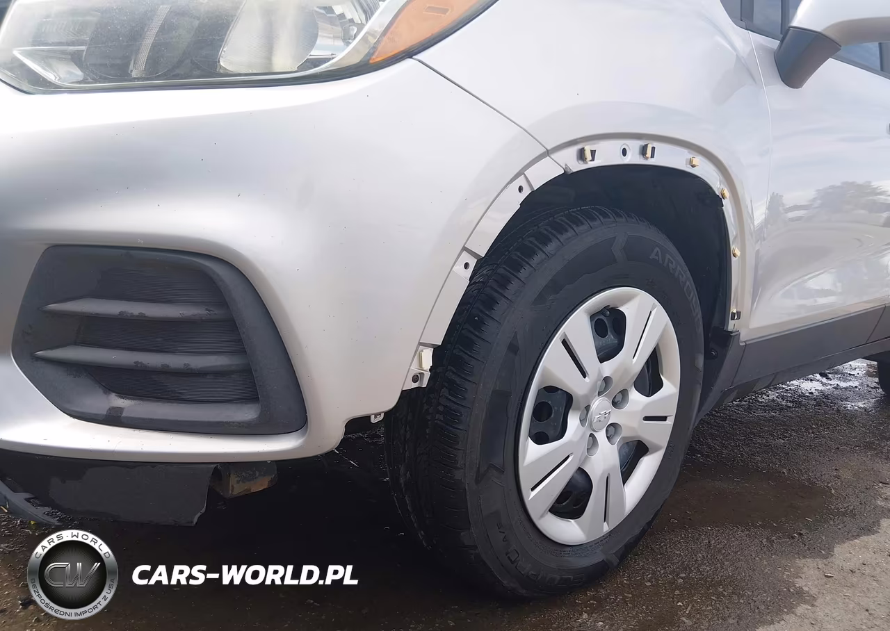 2018 Chevrolet Trax Ls VIN:KL7CJKSB3JB607937 - 6
