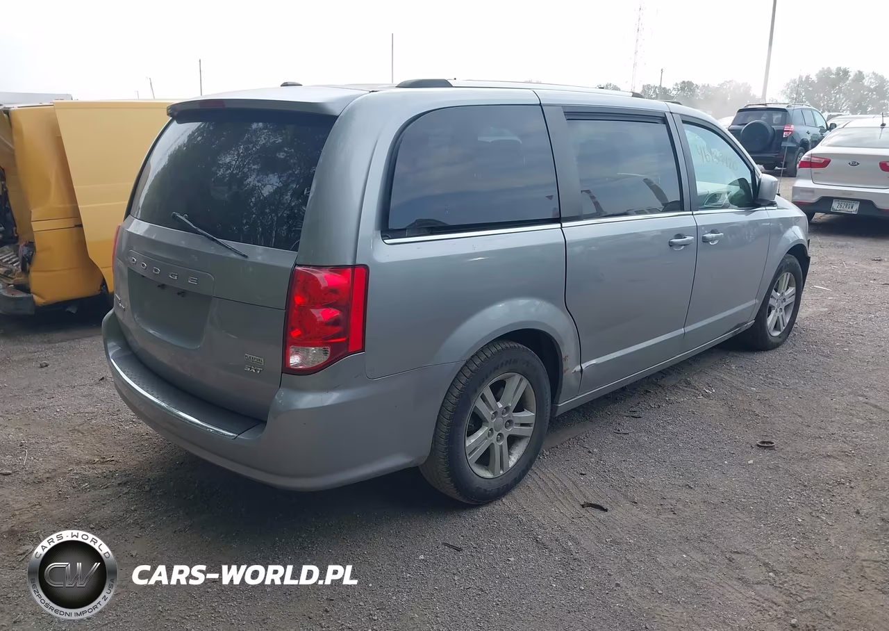 2018 Dodge Grand Caravan Sxt VIN:2C4RDGCG9JR240717 - 4