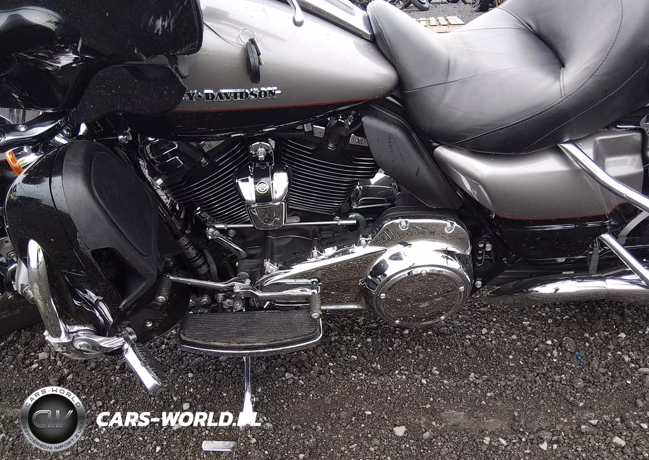 2017 Harley-Davidson Flhtk Ultra Limited VIN:1HD1KED12HB655029 - 9