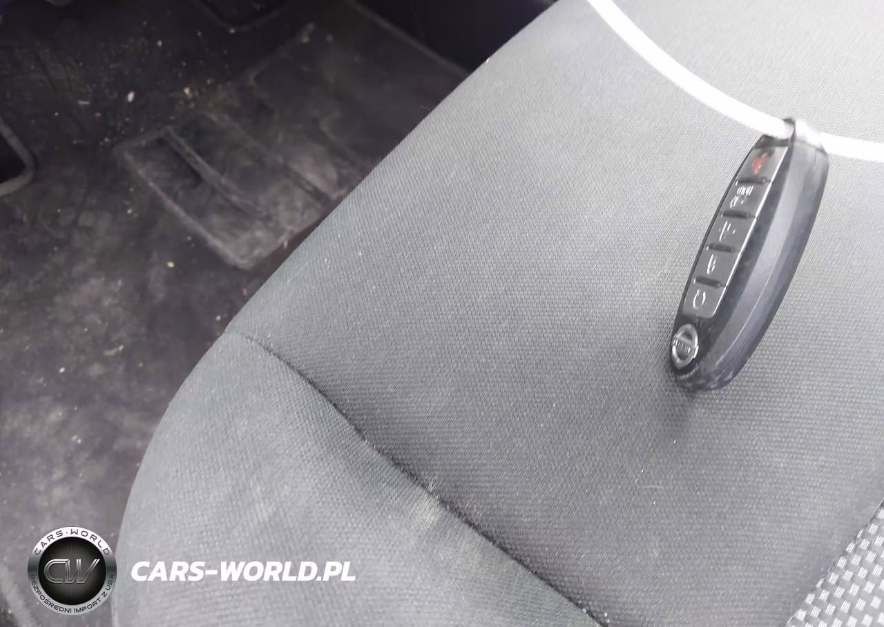 2019 Nissan Pathfinder S VIN:5N1DR2MM6KC610837 - 11