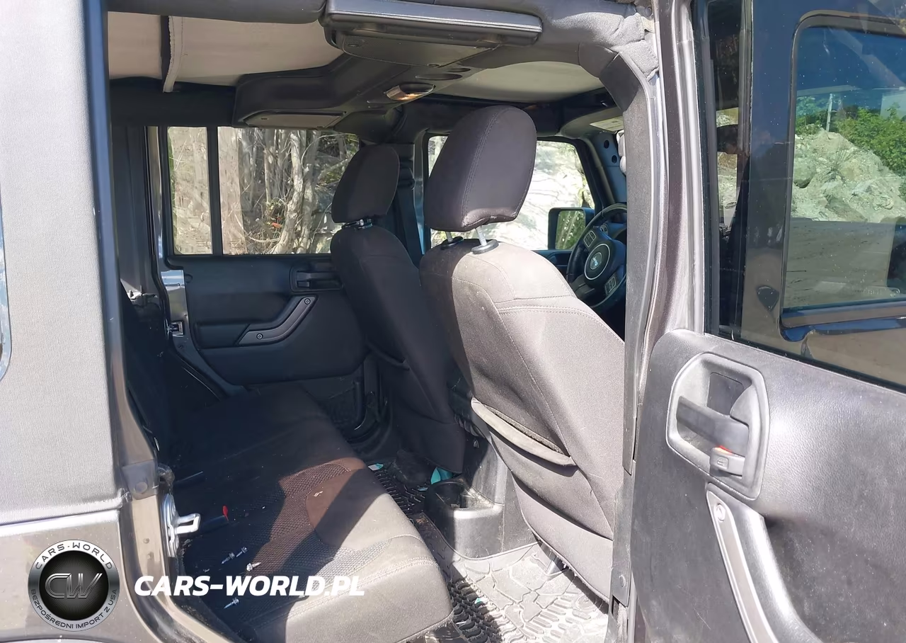 2017 Jeep Wrangler Unlimited Big Bear 4X4 VIN:1C4BJWDG2HL665296 - 8