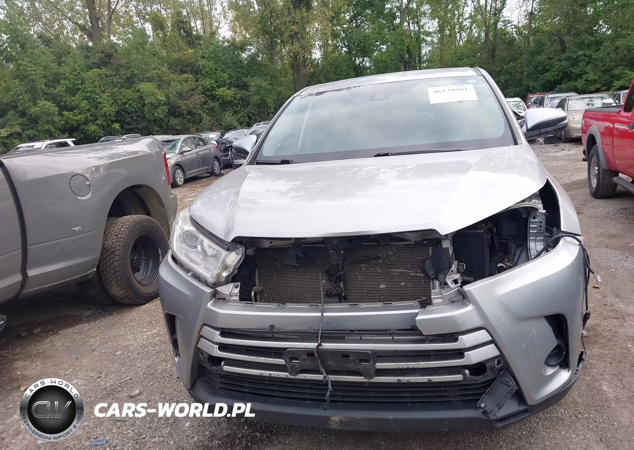 2018 Toyota Highlander Le VIN:5TDZARFHXJS038632 - 13