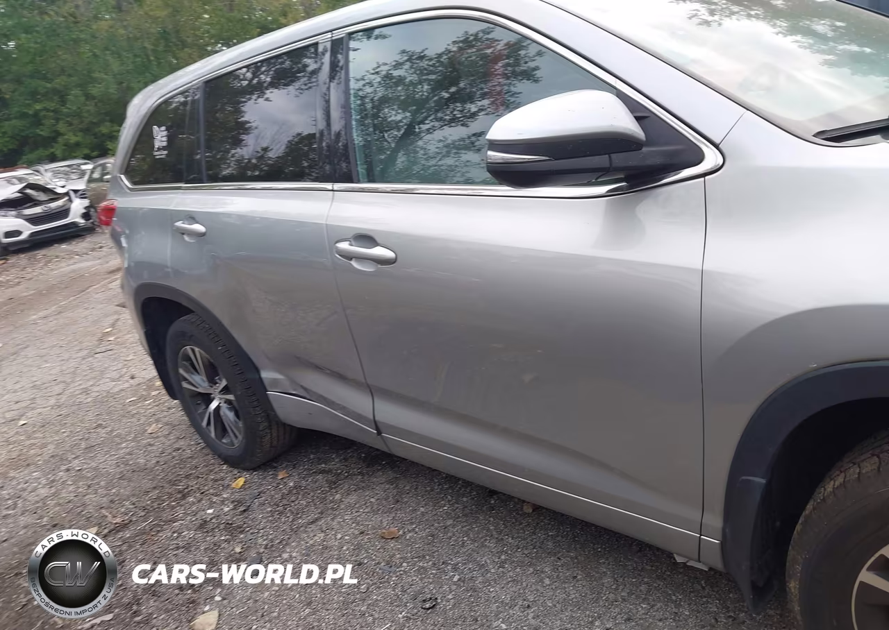 2018 Toyota Highlander Le VIN:5TDZARFHXJS038632 - 14
