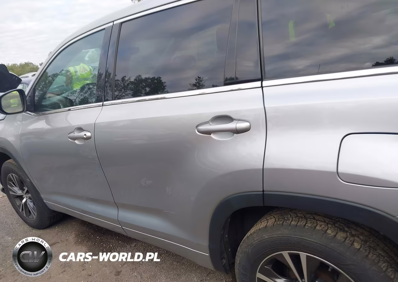 2018 Toyota Highlander Le VIN:5TDZARFHXJS038632 - 15