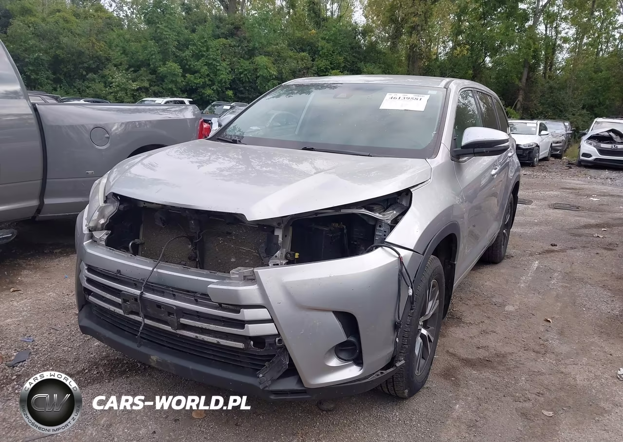 2018 Toyota Highlander Le VIN:5TDZARFHXJS038632 - 2