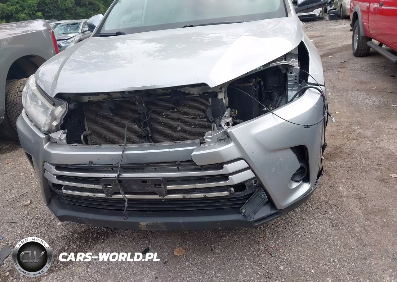 2018 Toyota Highlander Le VIN:5TDZARFHXJS038632 - 6
