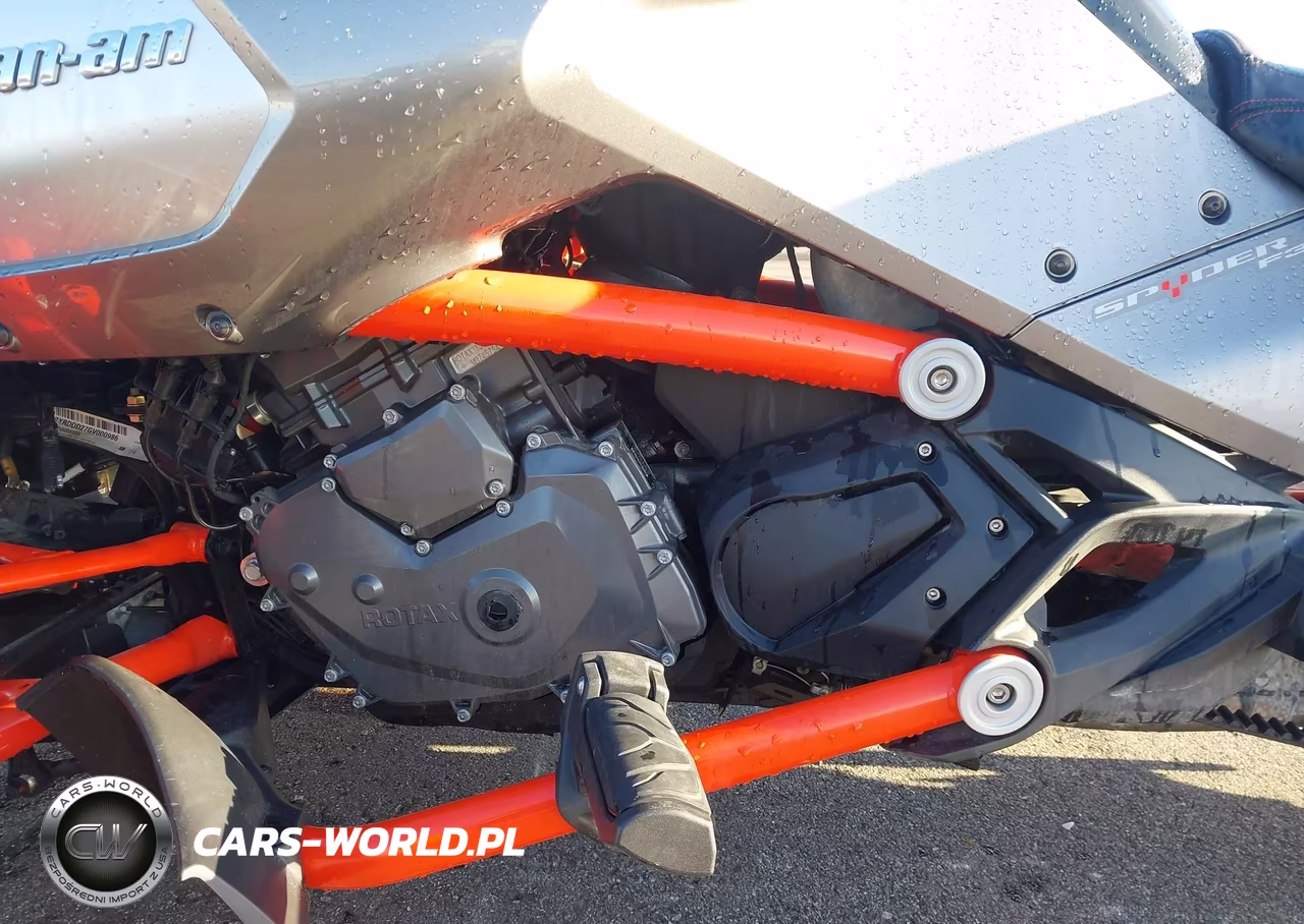 2016 Can-Am Spyder Roadster F3-F3-S-F3-S Special Ser VIN:2BXRDDD27GV000986 - 9