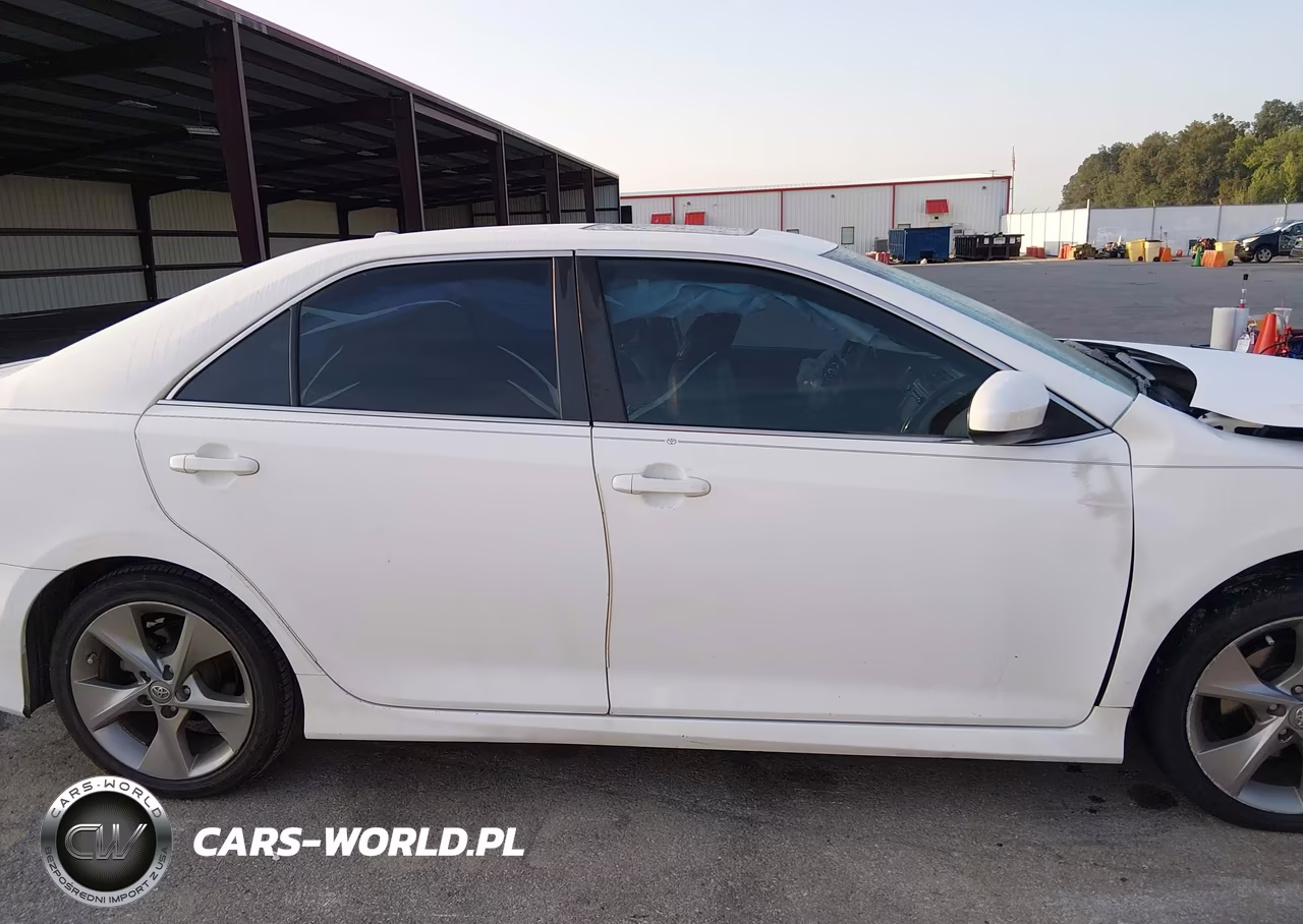 2013 Toyota Camry Se V6 VIN:4T1BK1FK2DU530546 - 13