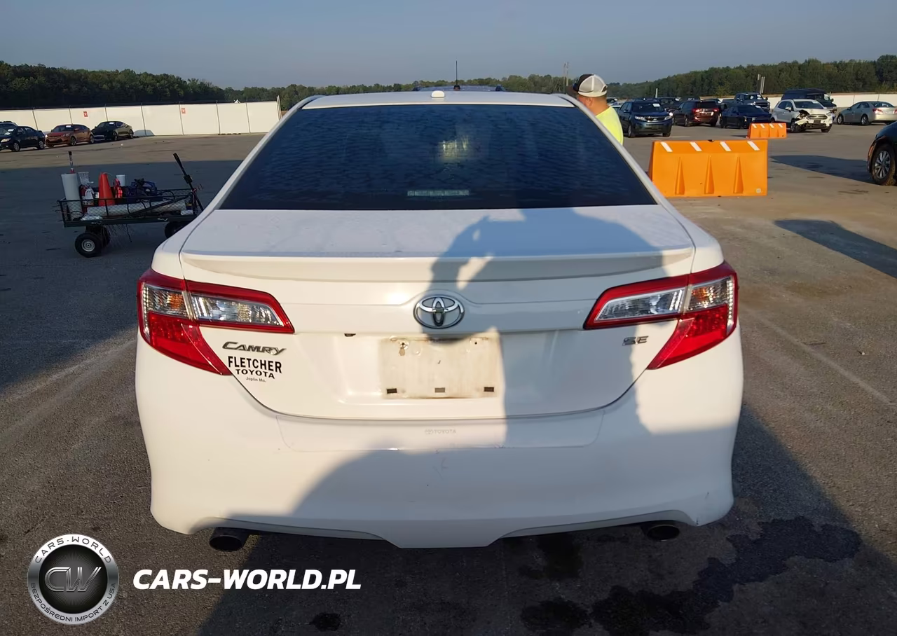 2013 Toyota Camry Se V6 VIN:4T1BK1FK2DU530546 - 16