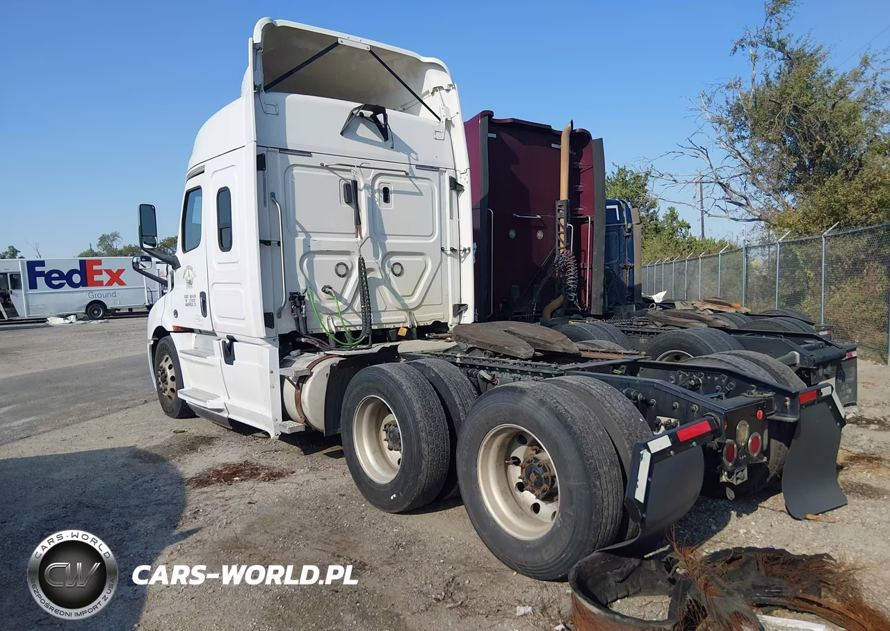 2019 Freightliner New Cascadia 116 VIN:3AKJHPDV8KSKG8901 - 3