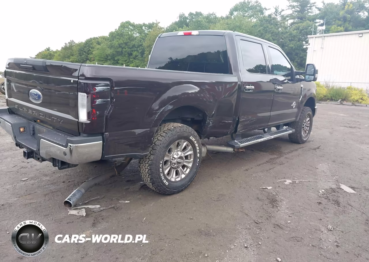 2018 Ford F-250 Xlt VIN:1FT7W2B65JEB02411 - 4