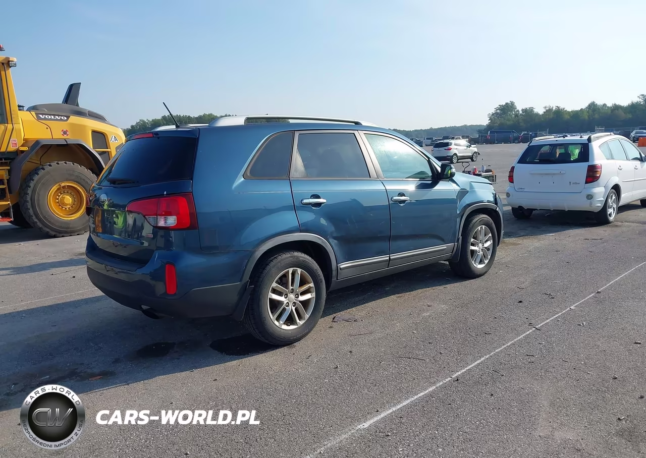 2014 Kia Sorento Lx V6 VIN:5XYKT4A77EG458705 - 4