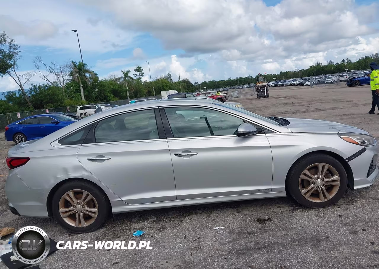 2018 Hyundai Sonata Limited VIN:5NPE34AF1JH662178 - 13