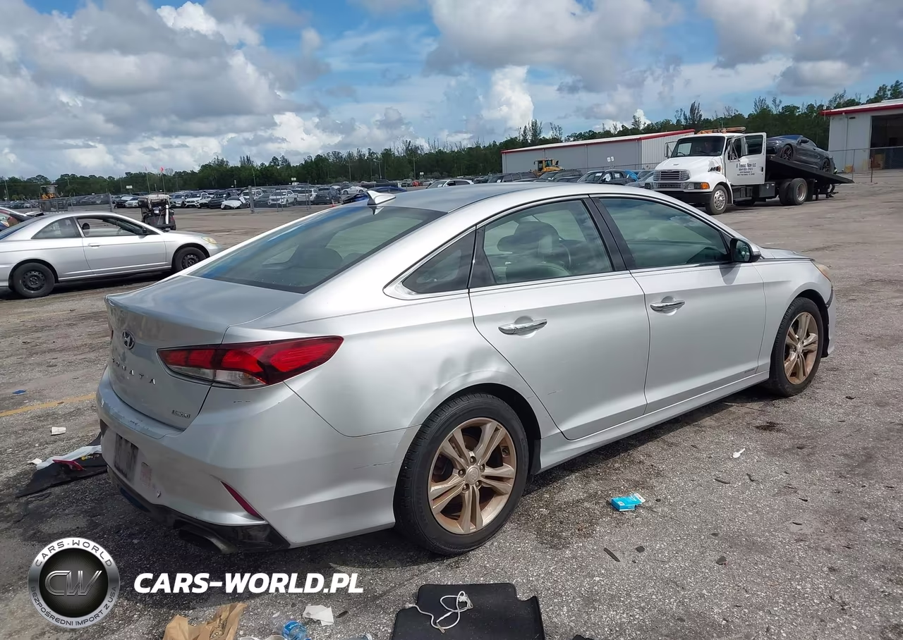 2018 Hyundai Sonata Limited VIN:5NPE34AF1JH662178 - 4