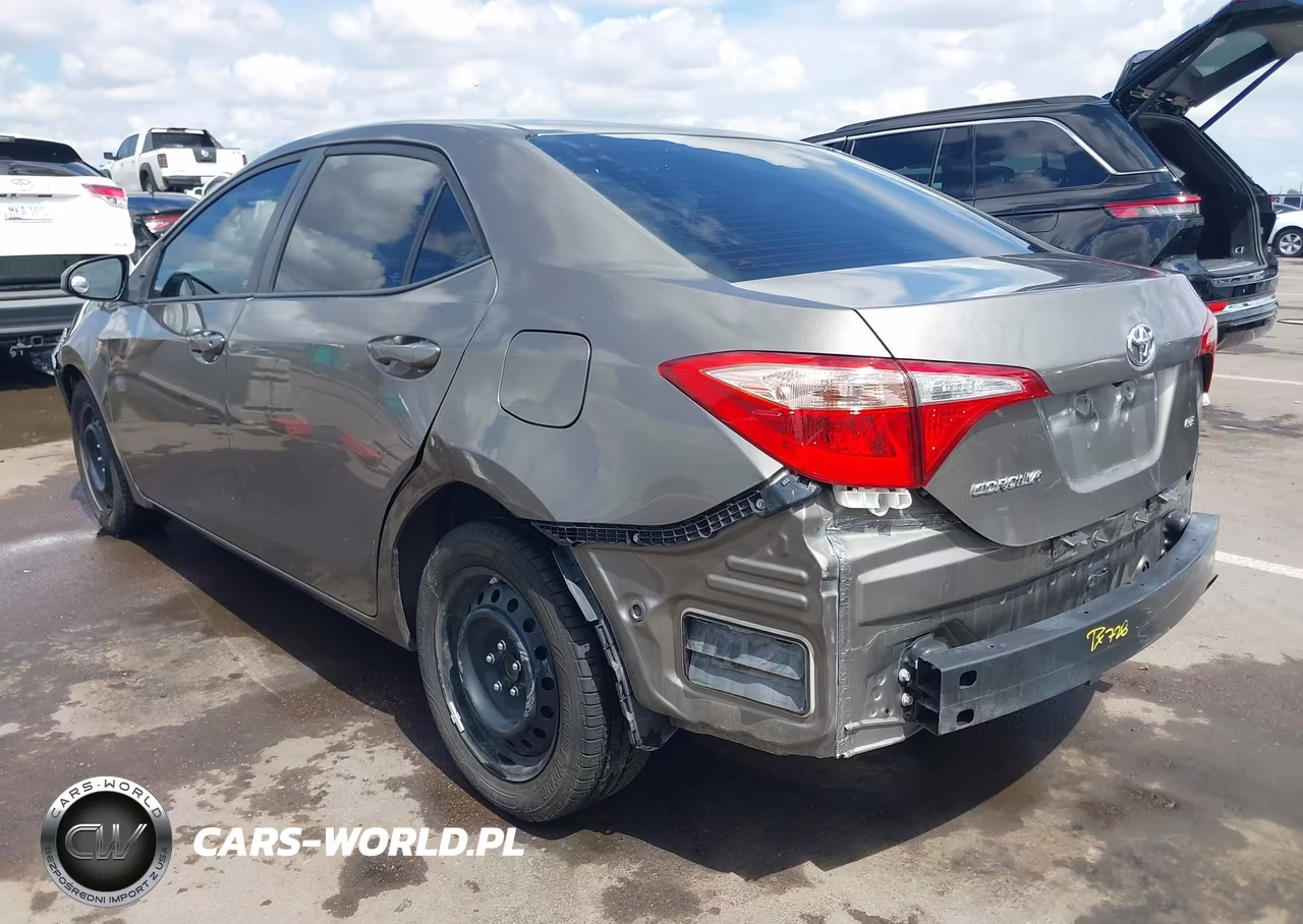 2018 Toyota Corolla Le VIN:2T1BURHE1JC974059 - 3