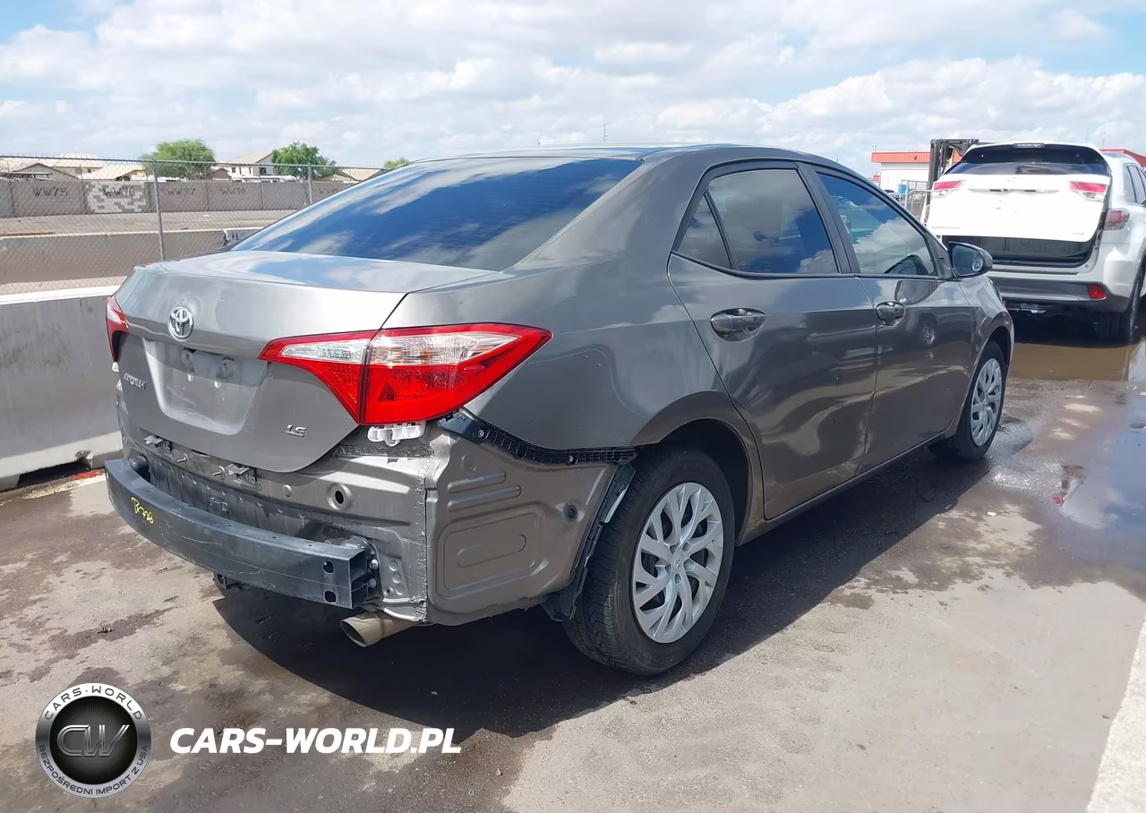 2018 Toyota Corolla Le VIN:2T1BURHE1JC974059 - 4