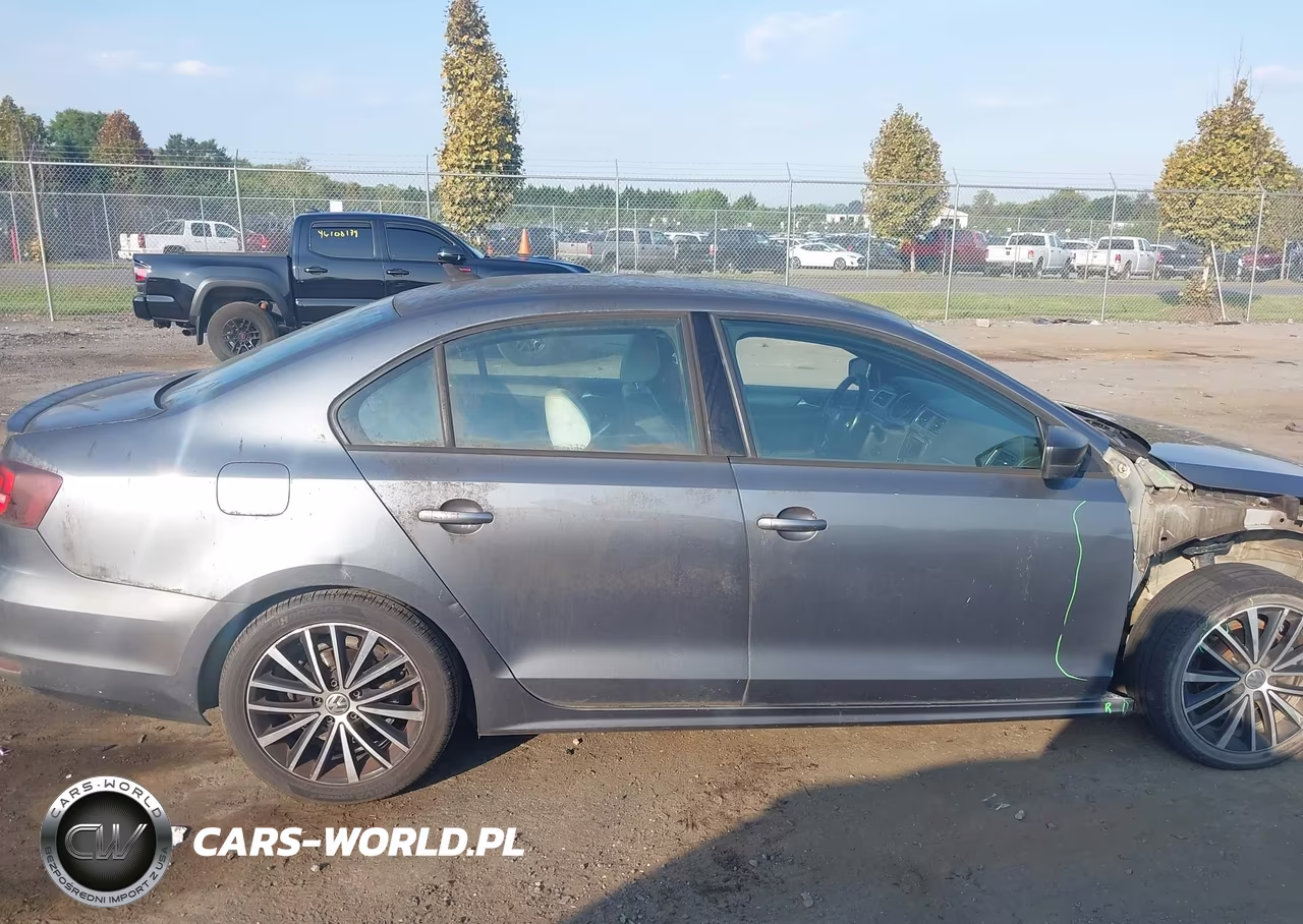 2016 Volkswagen Jetta 1.8T Sport VIN:3VWD17AJ5GM249770 - 14