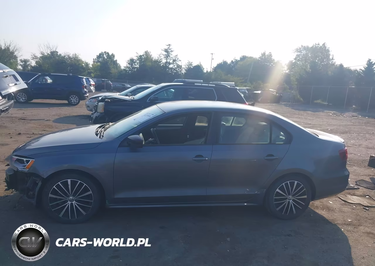 2016 Volkswagen Jetta 1.8T Sport VIN:3VWD17AJ5GM249770 - 15