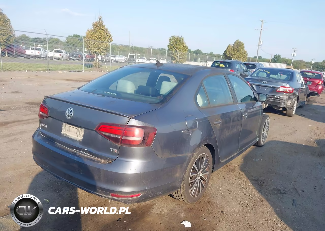 2016 Volkswagen Jetta 1.8T Sport VIN:3VWD17AJ5GM249770 - 4