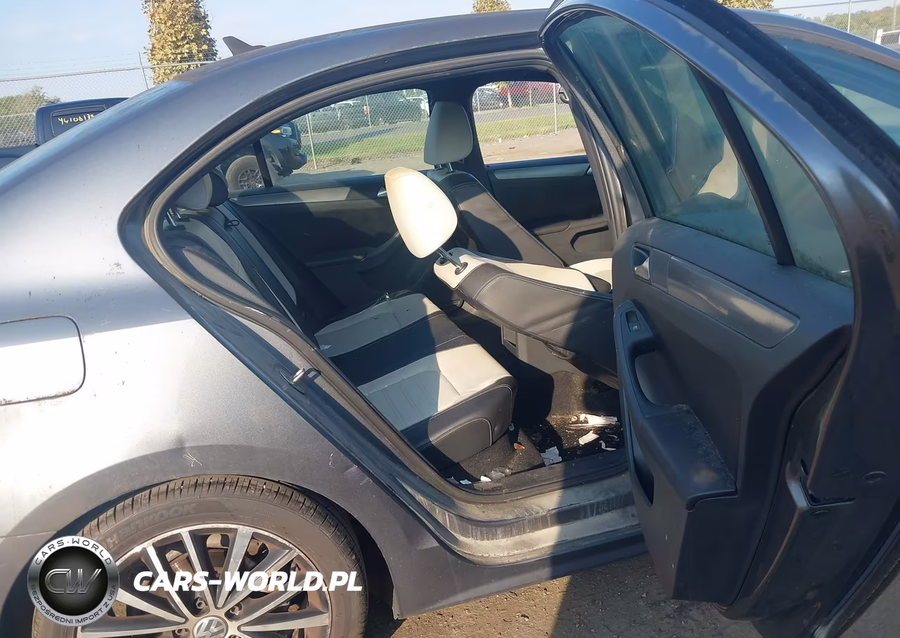 2016 Volkswagen Jetta 1.8T Sport VIN:3VWD17AJ5GM249770 - 8