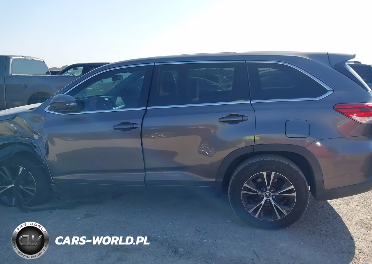 2018 Toyota Highlander Le VIN:5TDZARFH3JS035412 - 14